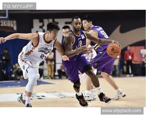 赛后分析:上海足球队与北京足球队的实力对决与战术探讨 赛后分析:上海足球队与北京足球队的实力对决与战术探讨